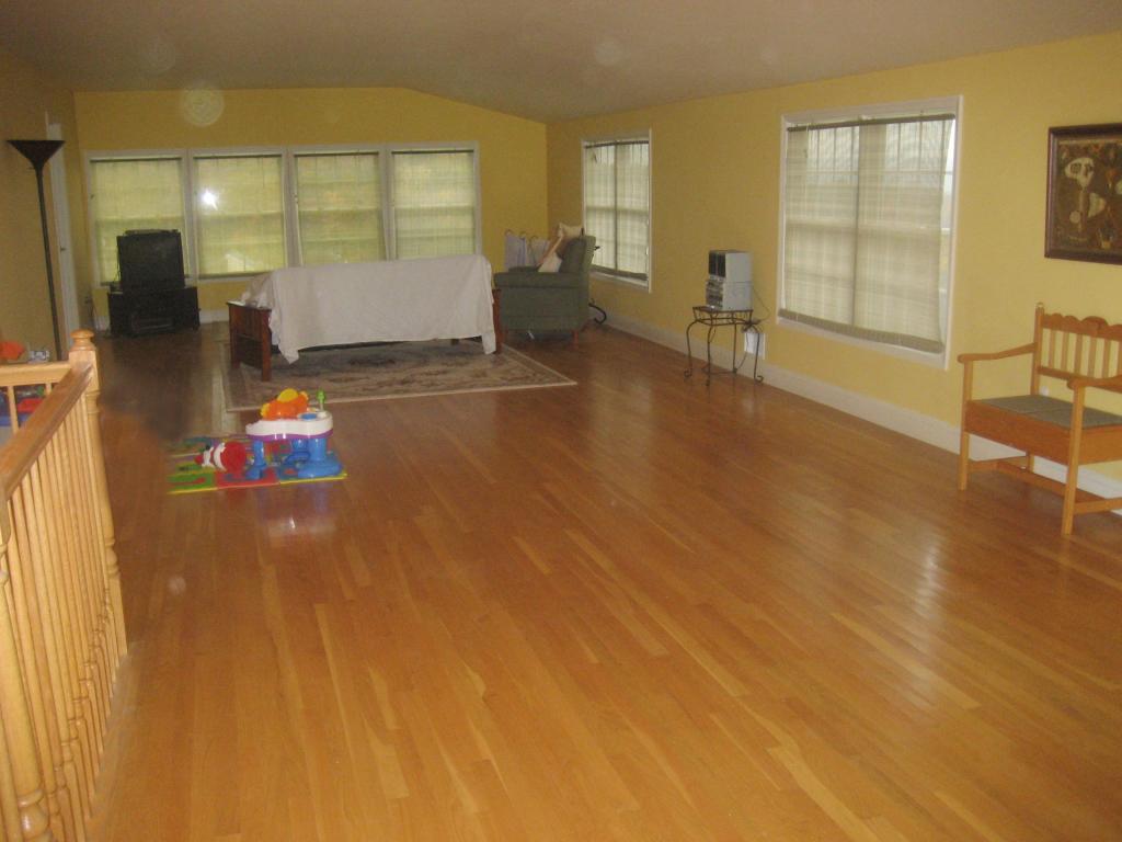 8 LONG HILL RD