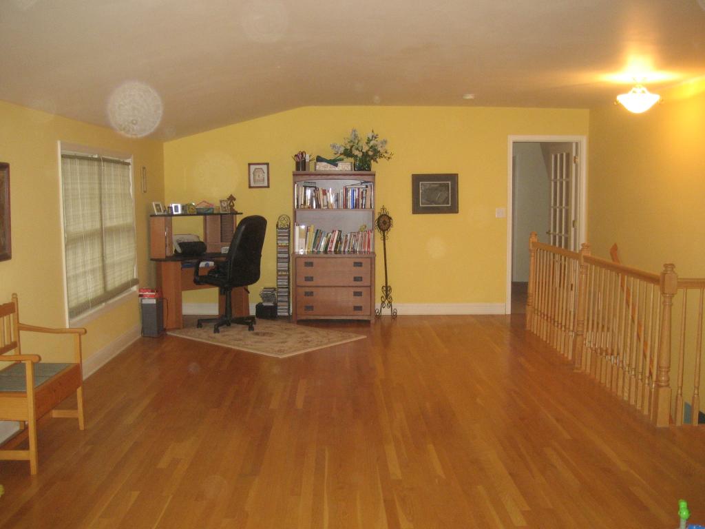 8 LONG HILL RD