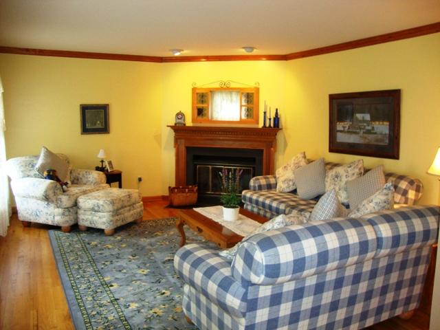 7 HILLTOP CT
