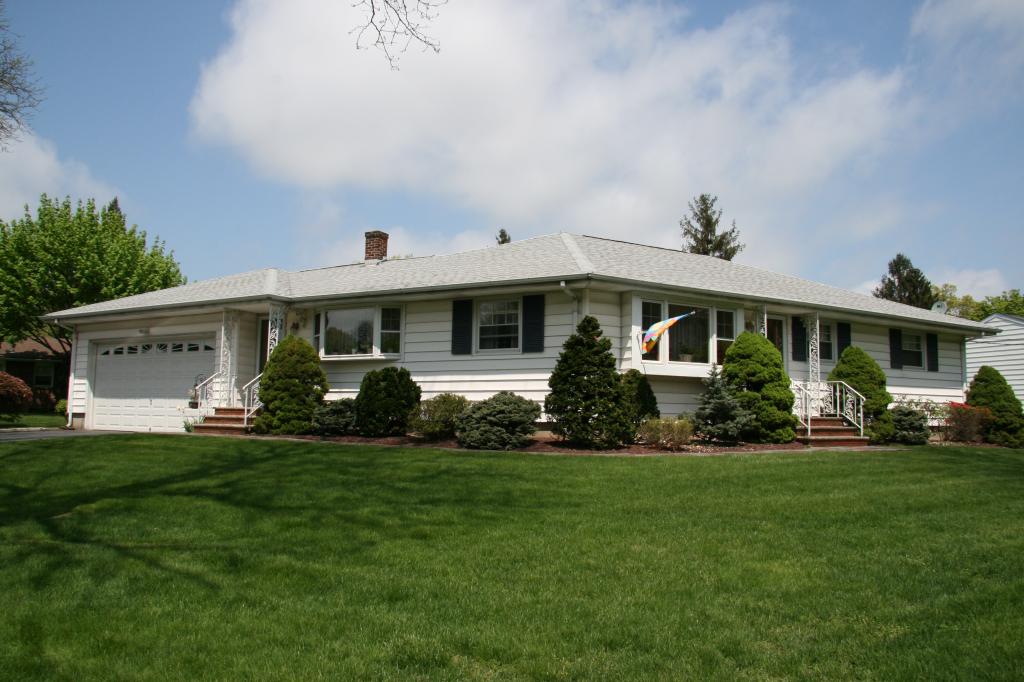MLS #/Web ID: 2726363