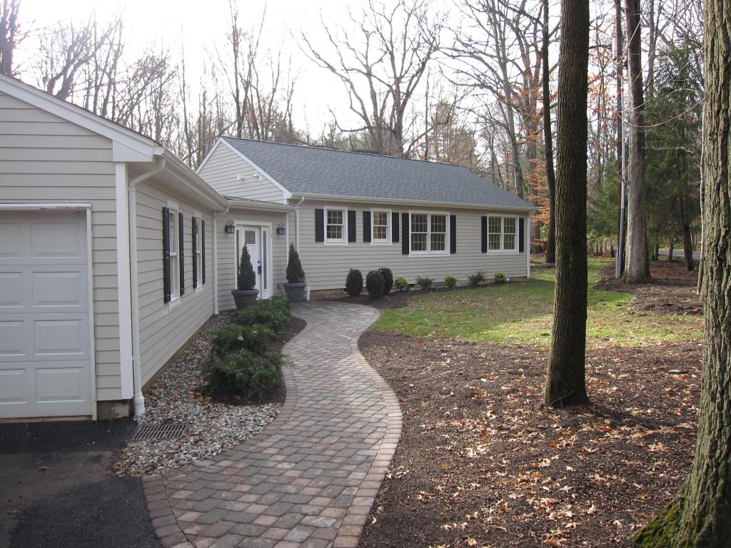 MLS #/Web ID: 2728063