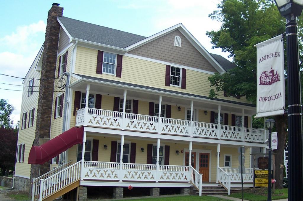 136 MAIN ST