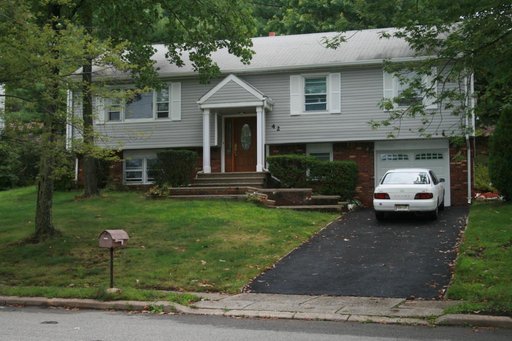 MLS #/Web ID: 2702964