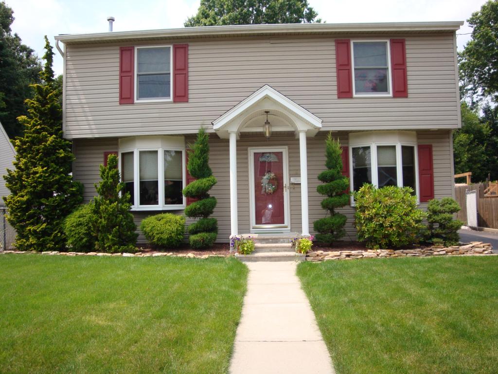 15 CHADWICK DRIVE, Bloomfield, NJ