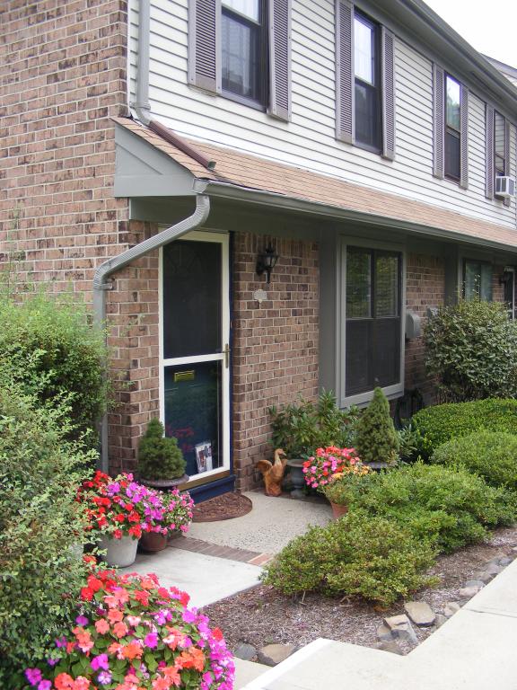 MLS #/Web ID: 2706564