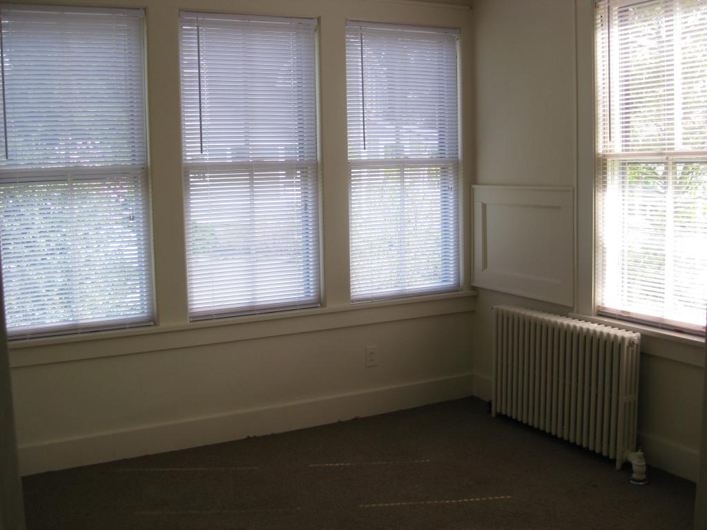 325 MOUNTAIN AVE
