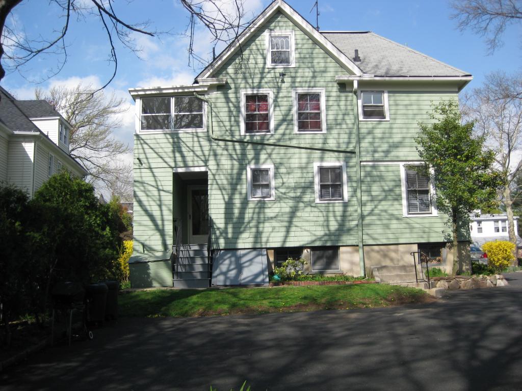 325 MOUNTAIN AVE