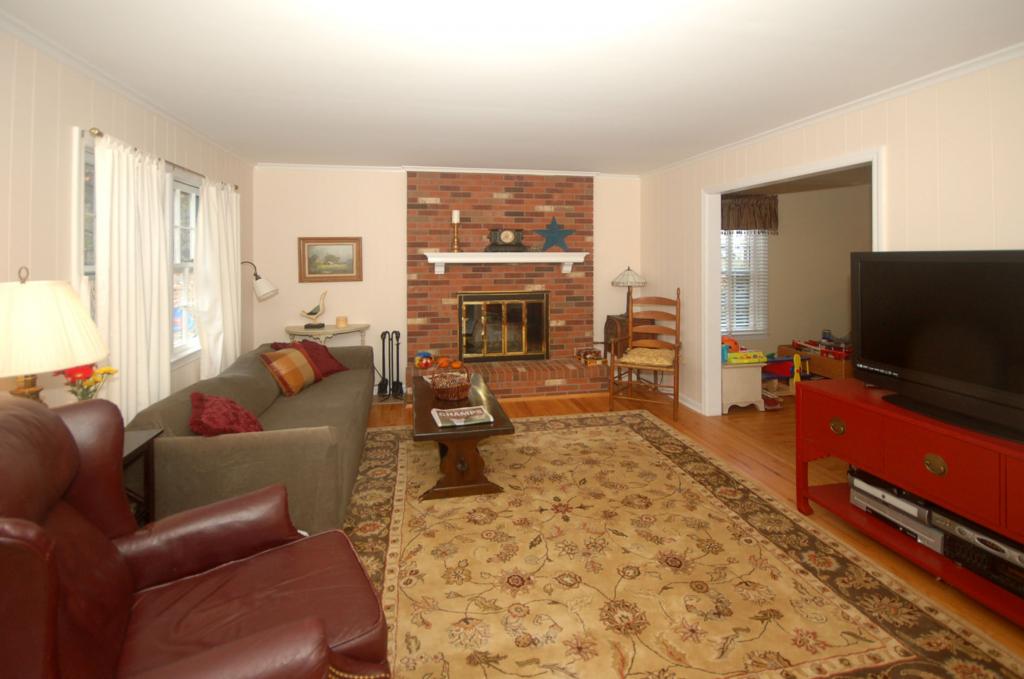 2 COLUMBIA DR