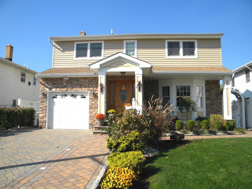 622 ROSEWOOD TER