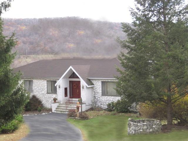 27 MEREDITH DR