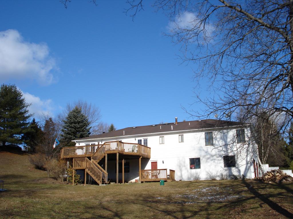 27 MEREDITH DR