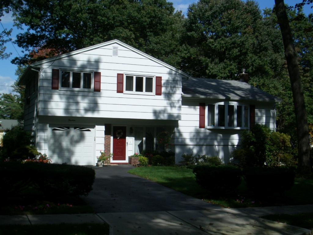 MLS #/Web ID: 2727764