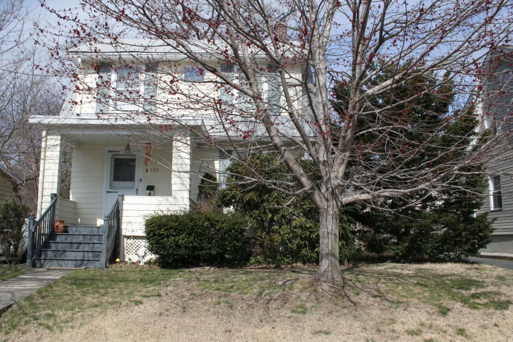 120 BENJAMIN ST