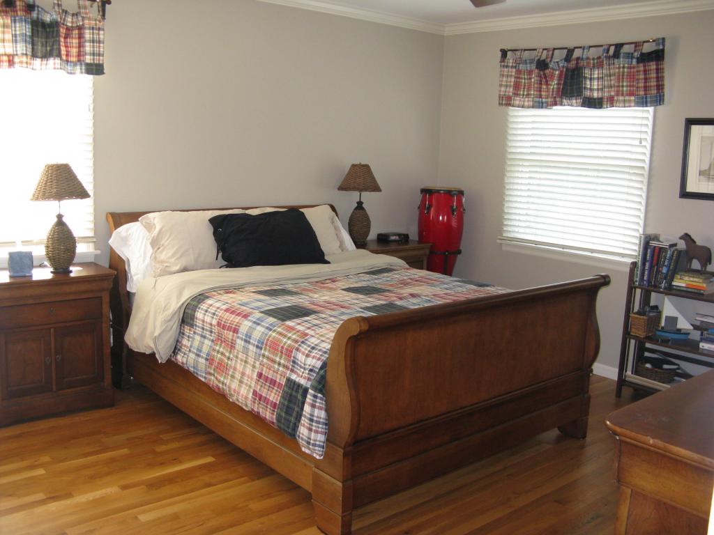 2 CANTERBURY CT