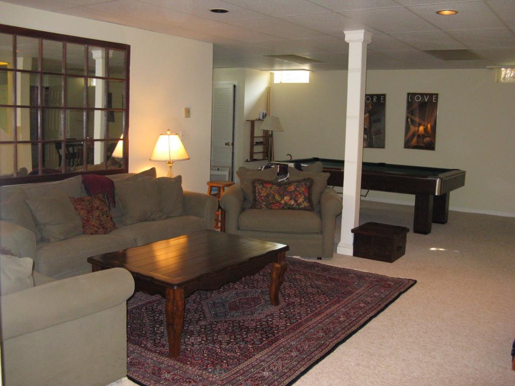 2 CANTERBURY CT