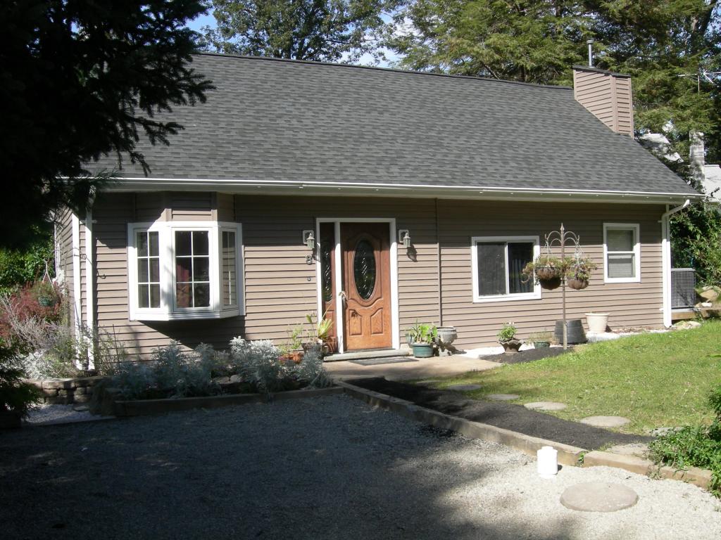 8 Bayonne Drive