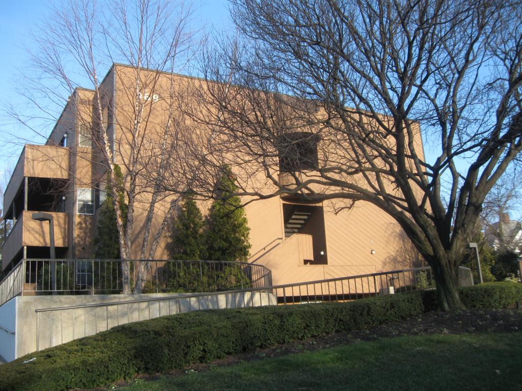 971 BLOOMFIELD AVE