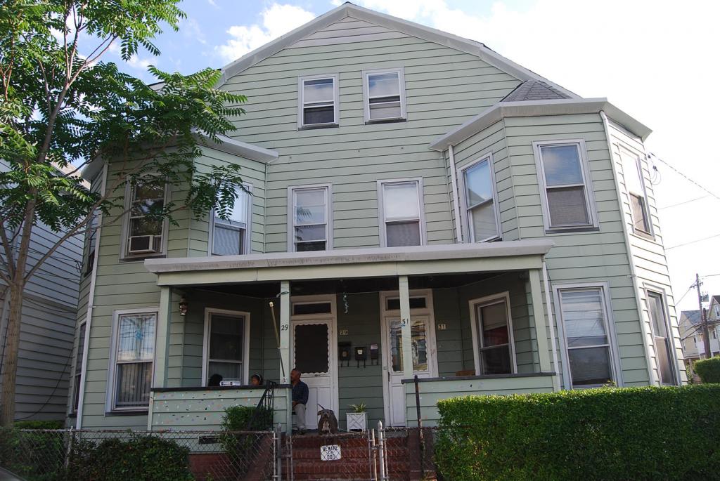 29 LINDEN ST