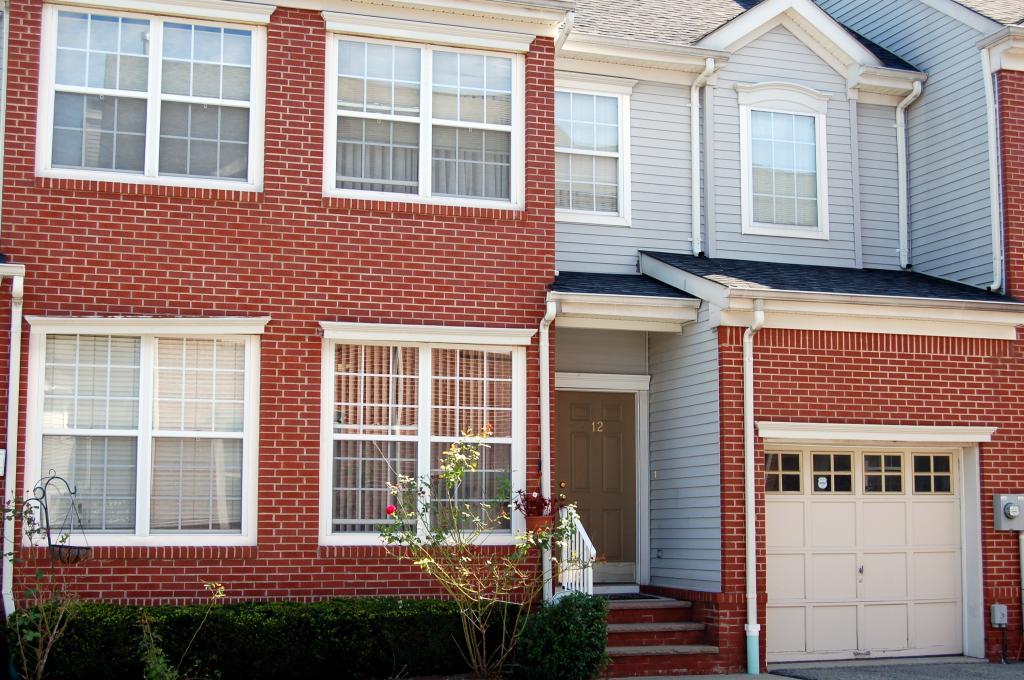12 GORDON CIR