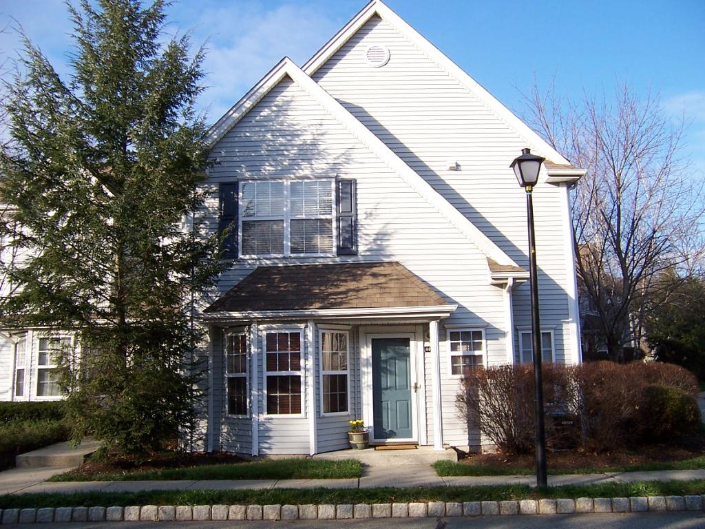 MLS #/Web ID: 2729165