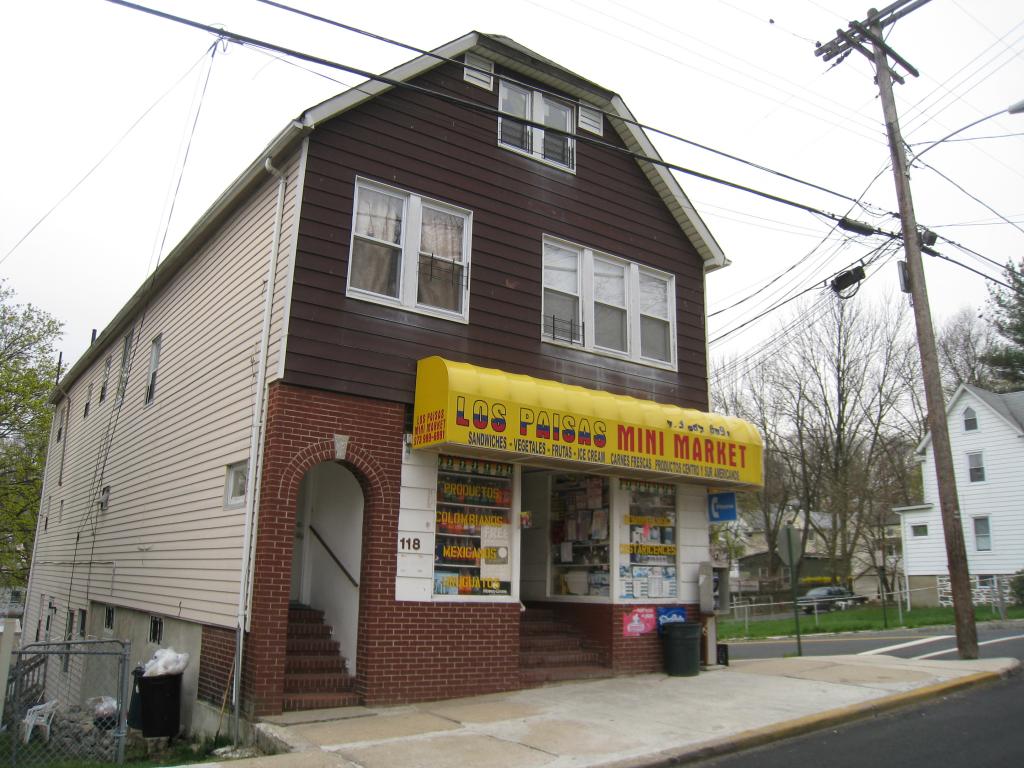 118 THOMPSON AVE