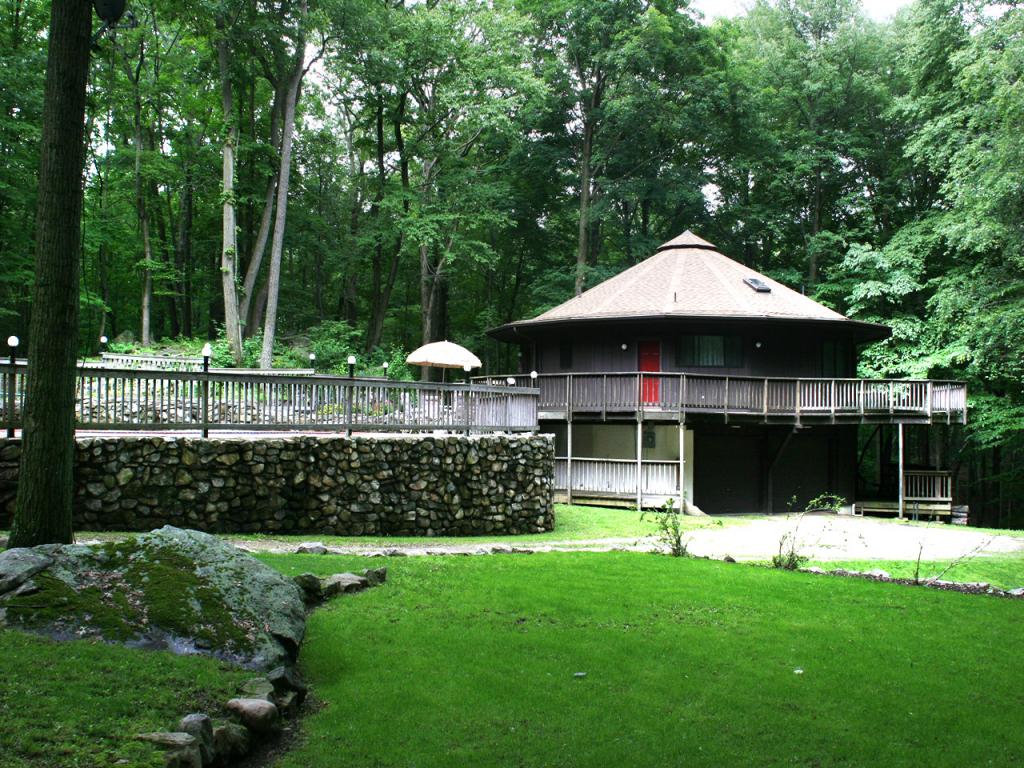 MLS #/Web ID: 2674766