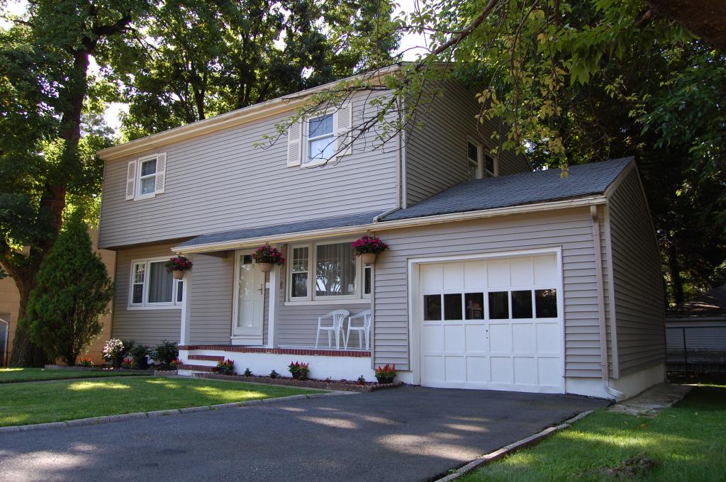 15 DUANE PL