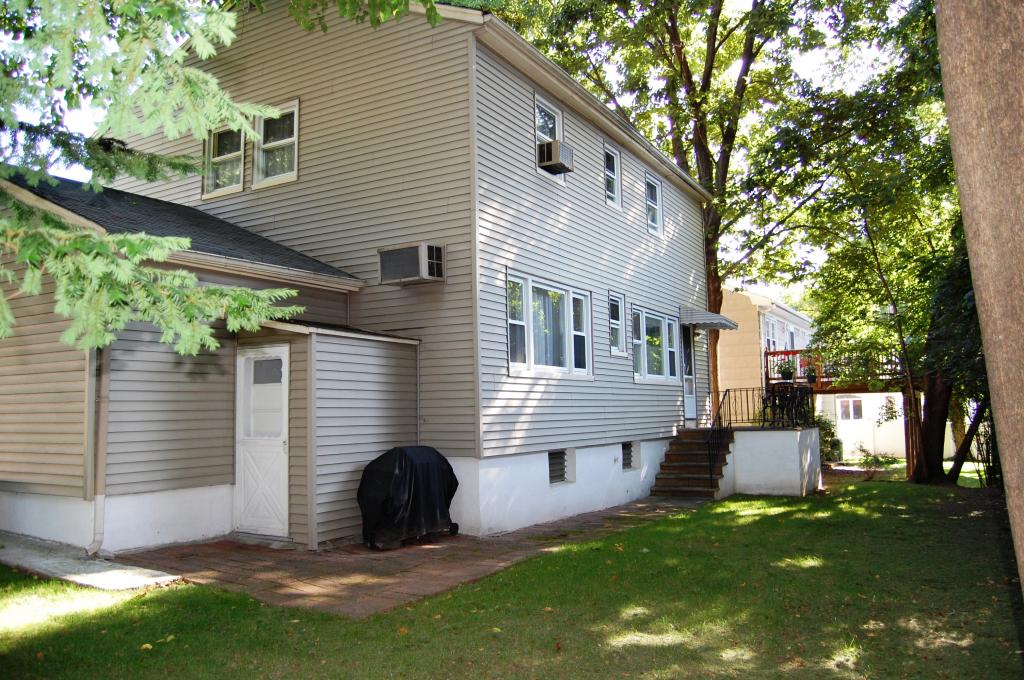 15 DUANE PL