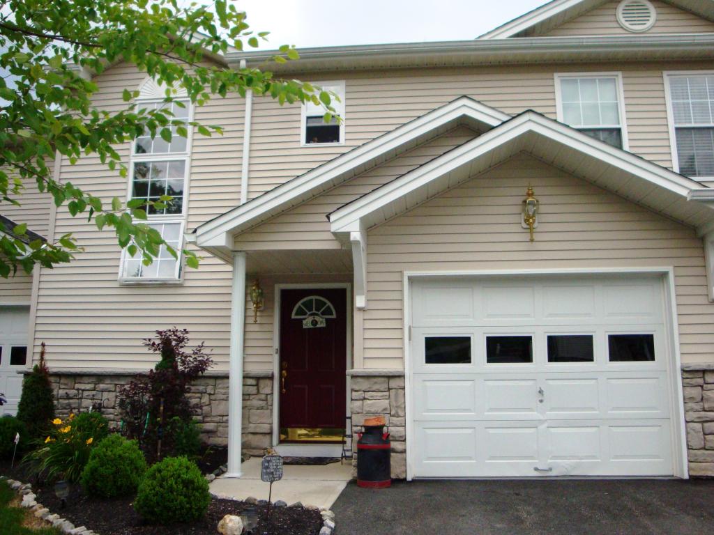 3 PEACH TREE LN