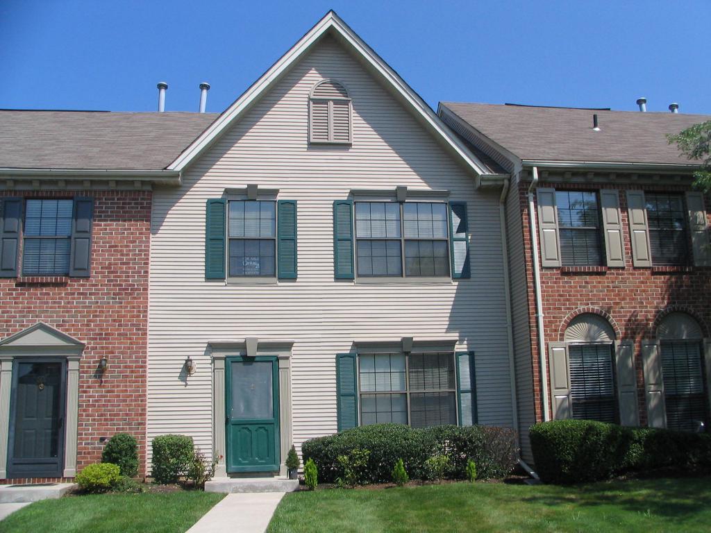 MLS #/Web ID: 2703166