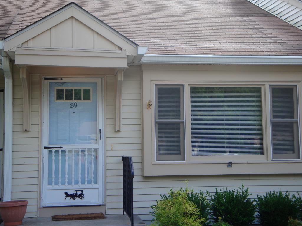 89 CARRIAGE LN