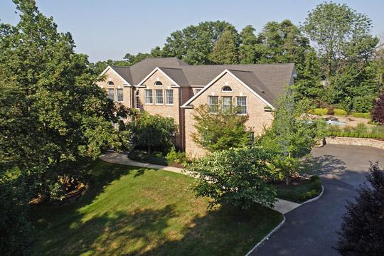 MLS #/Web ID: 2709966