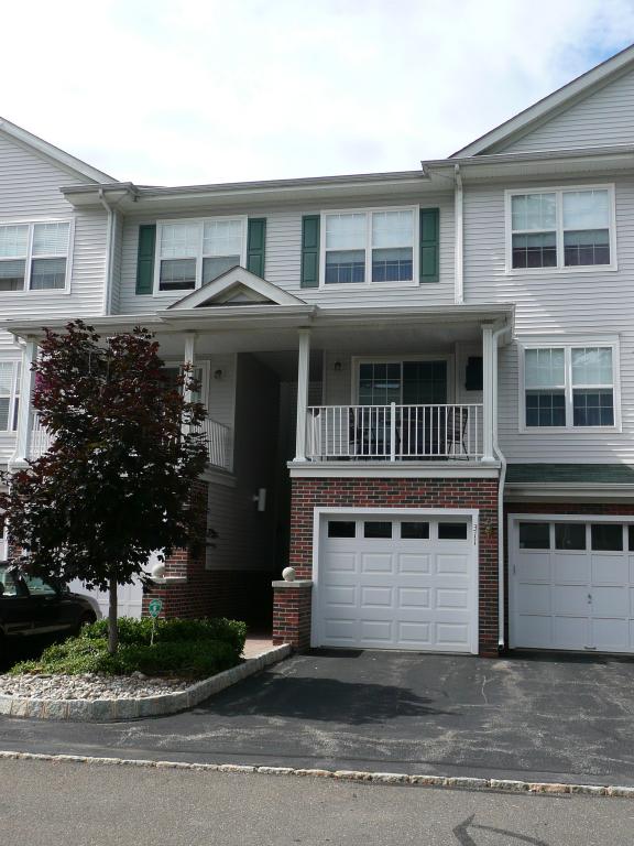 MLS #/Web ID: 2714066