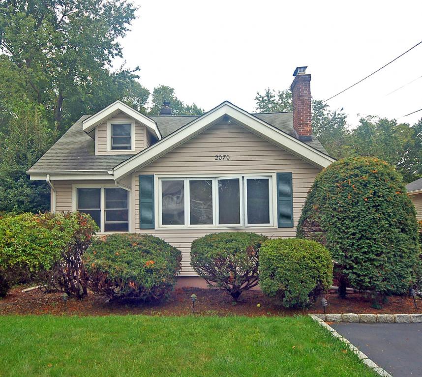 2070 WESTFIELD AVE