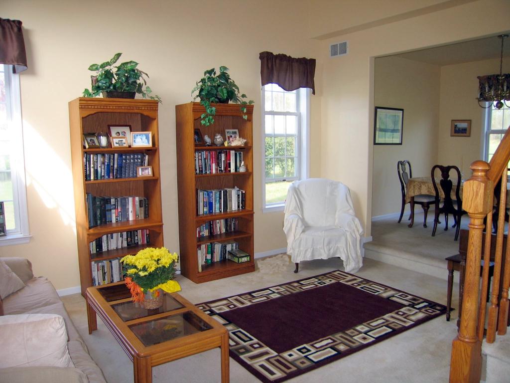 268 STONEHENGE DR
