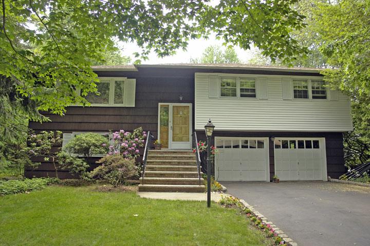 MLS #/Web ID: 2689067