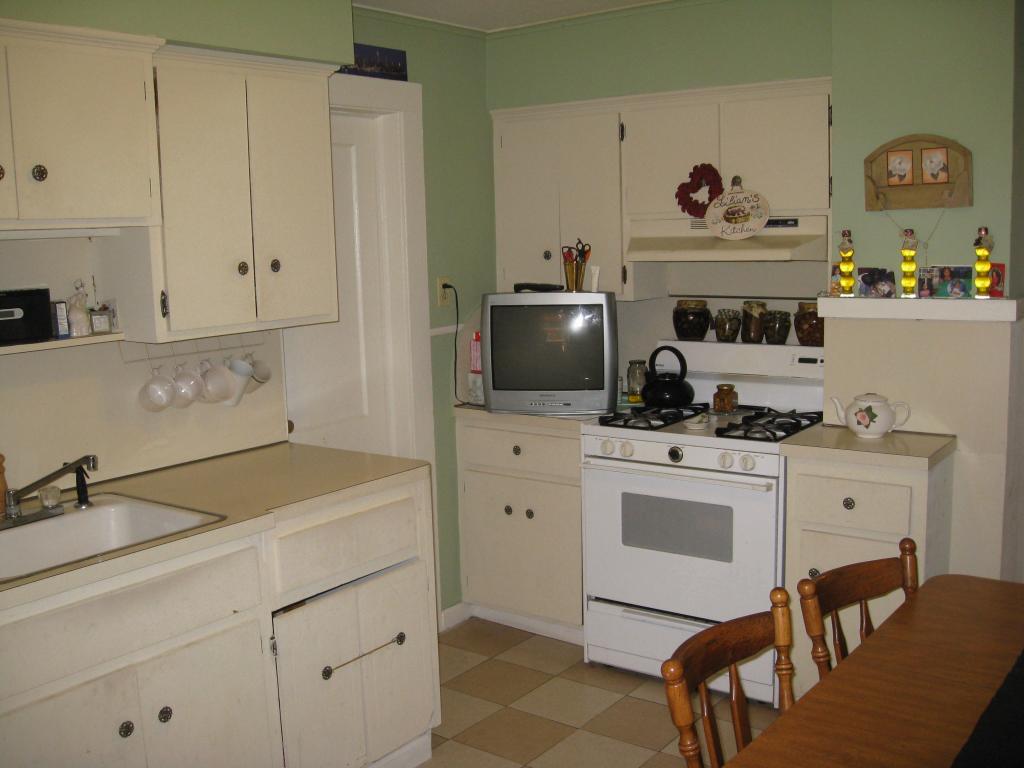 374 Mechanic St