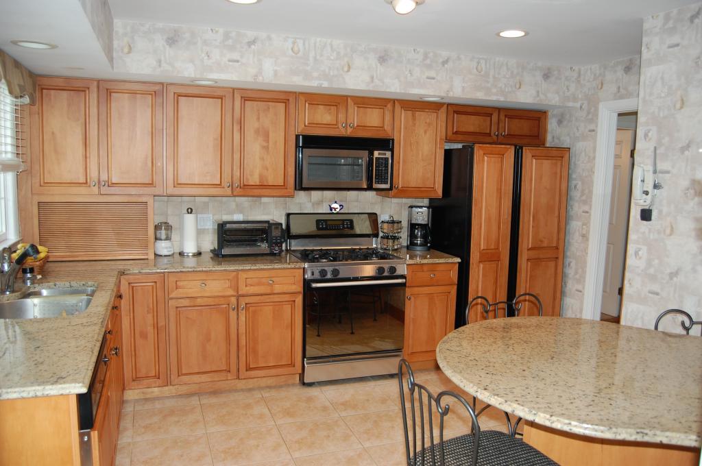 10 TIMOTHY LN