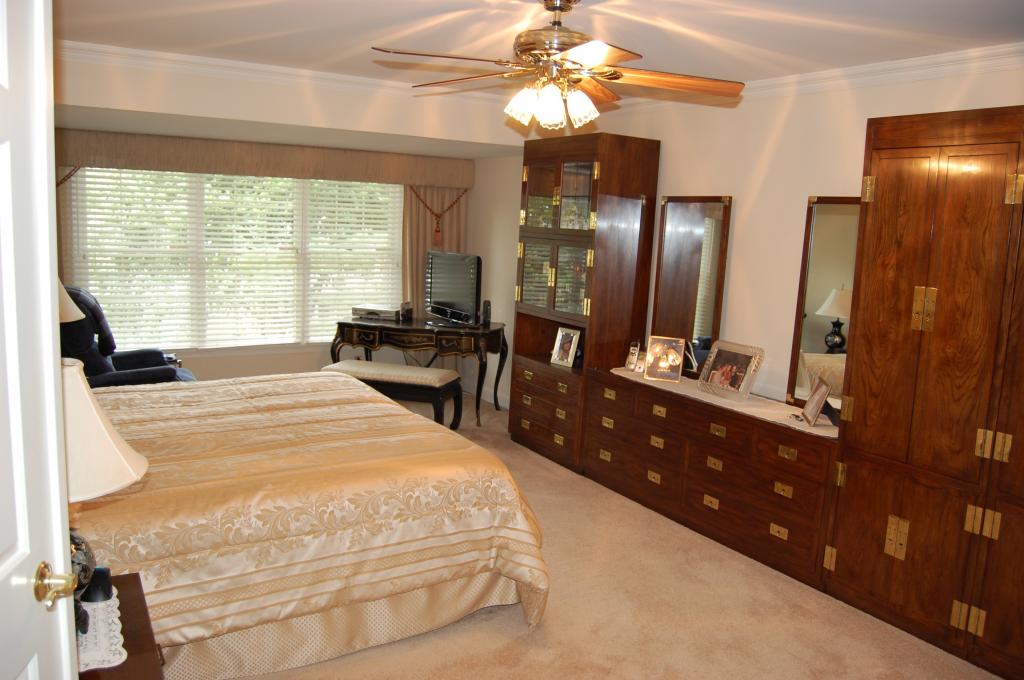 10 TIMOTHY LN