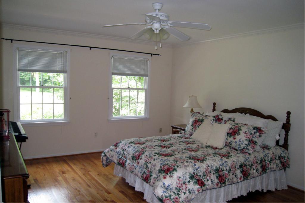 9 COLBY FARM RD