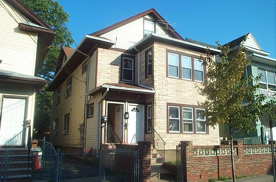 MLS #/Web ID: 2713667