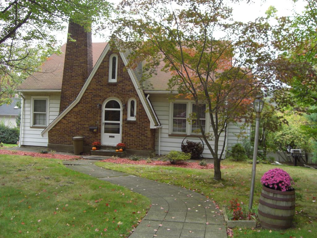14 WOODSIDE RD