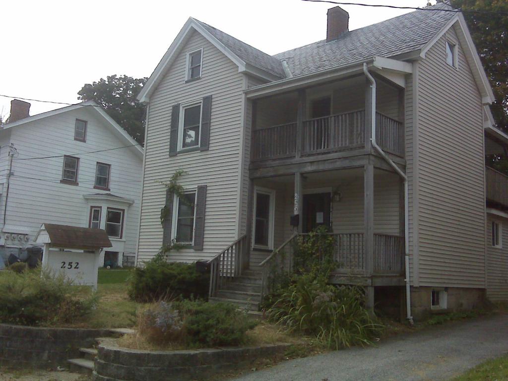 252 SPRING ST