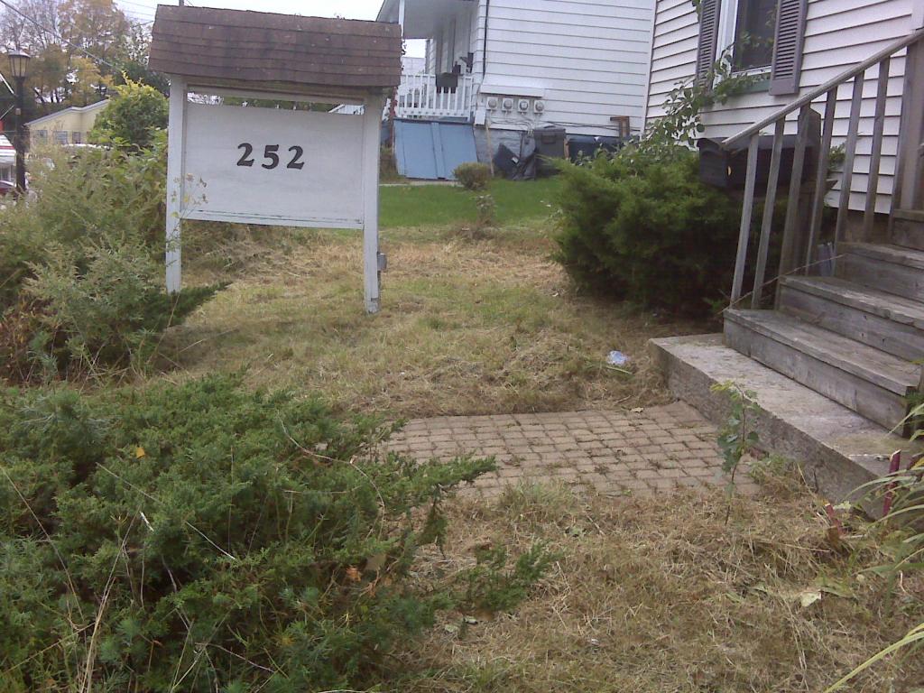 252 SPRING ST