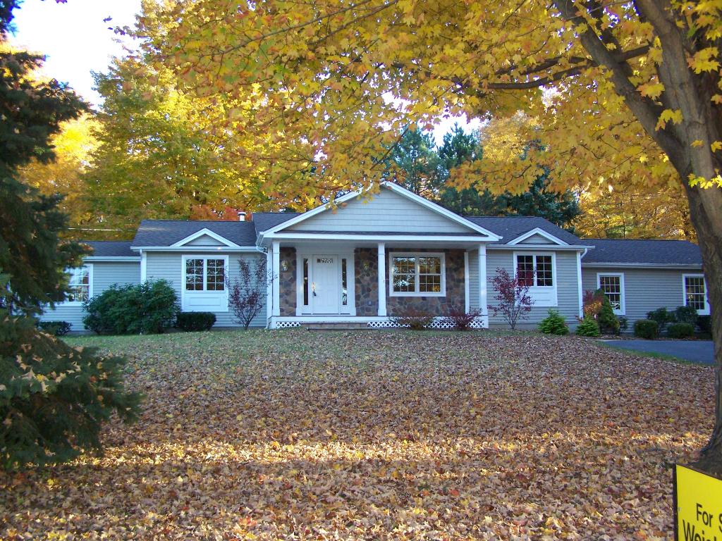 104 HILLSIDE RD