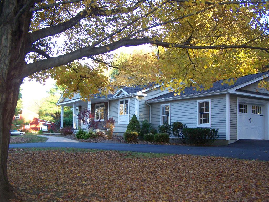 104 HILLSIDE RD