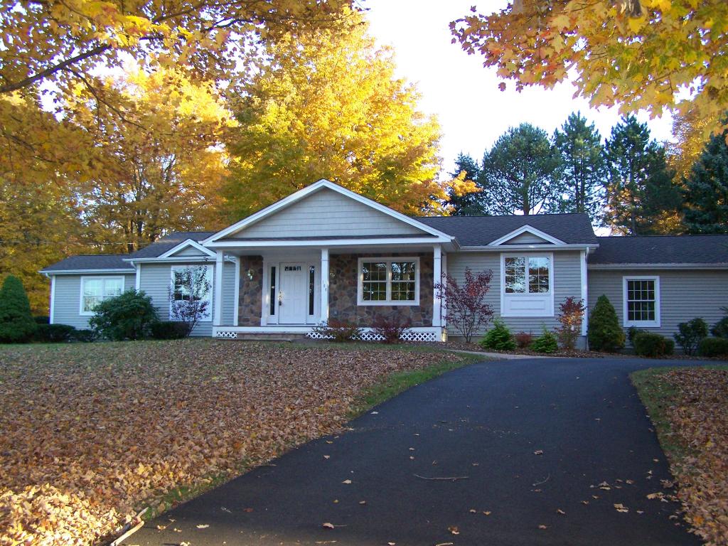 104 HILLSIDE RD