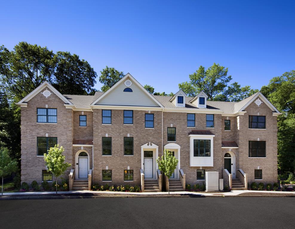 20 BLOOMFIELD AVE, Essex Fells, NJ