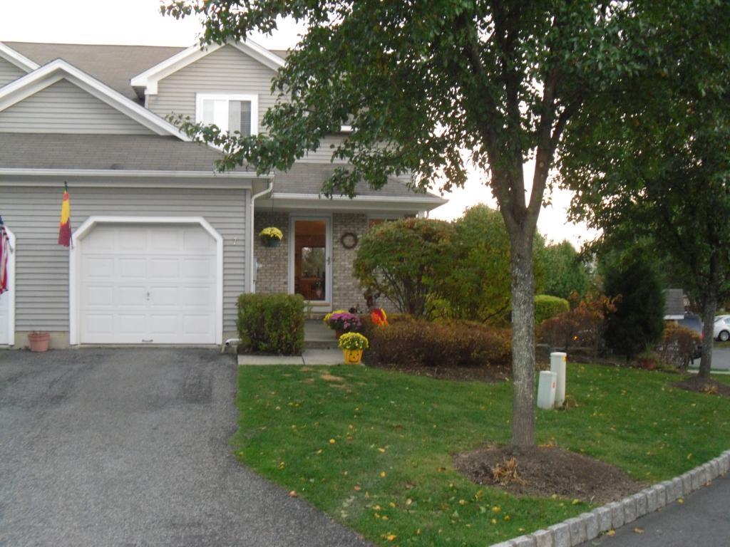 MLS #/Web ID: 2725067