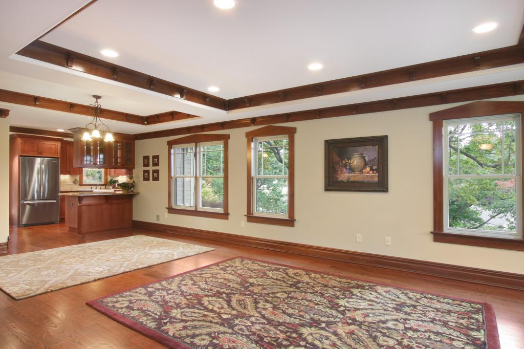 1 SOMERSET AVE